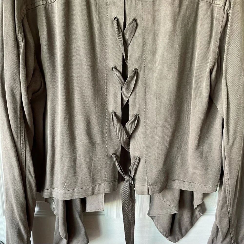 Grey Jacket - Picture 4 of 4